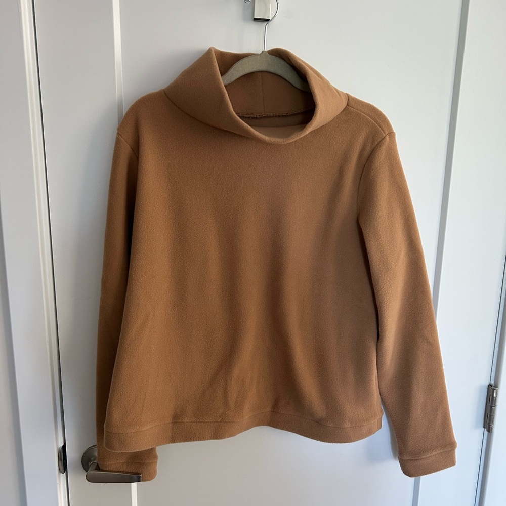 Dudley Stephens Park Slope Turtleneck in Vello Fleece. Camel color. Size XL